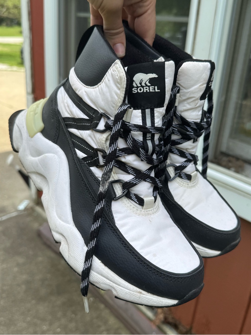 Sorel Kinetic Impact Waterproof Winter Sneaker Boots Size 8.5 White Black